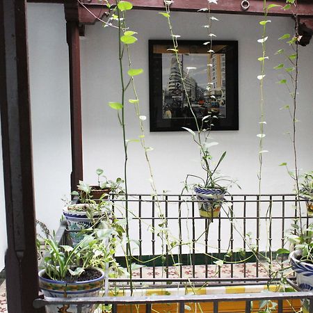 Pension Lisdos Seville Exterior photo