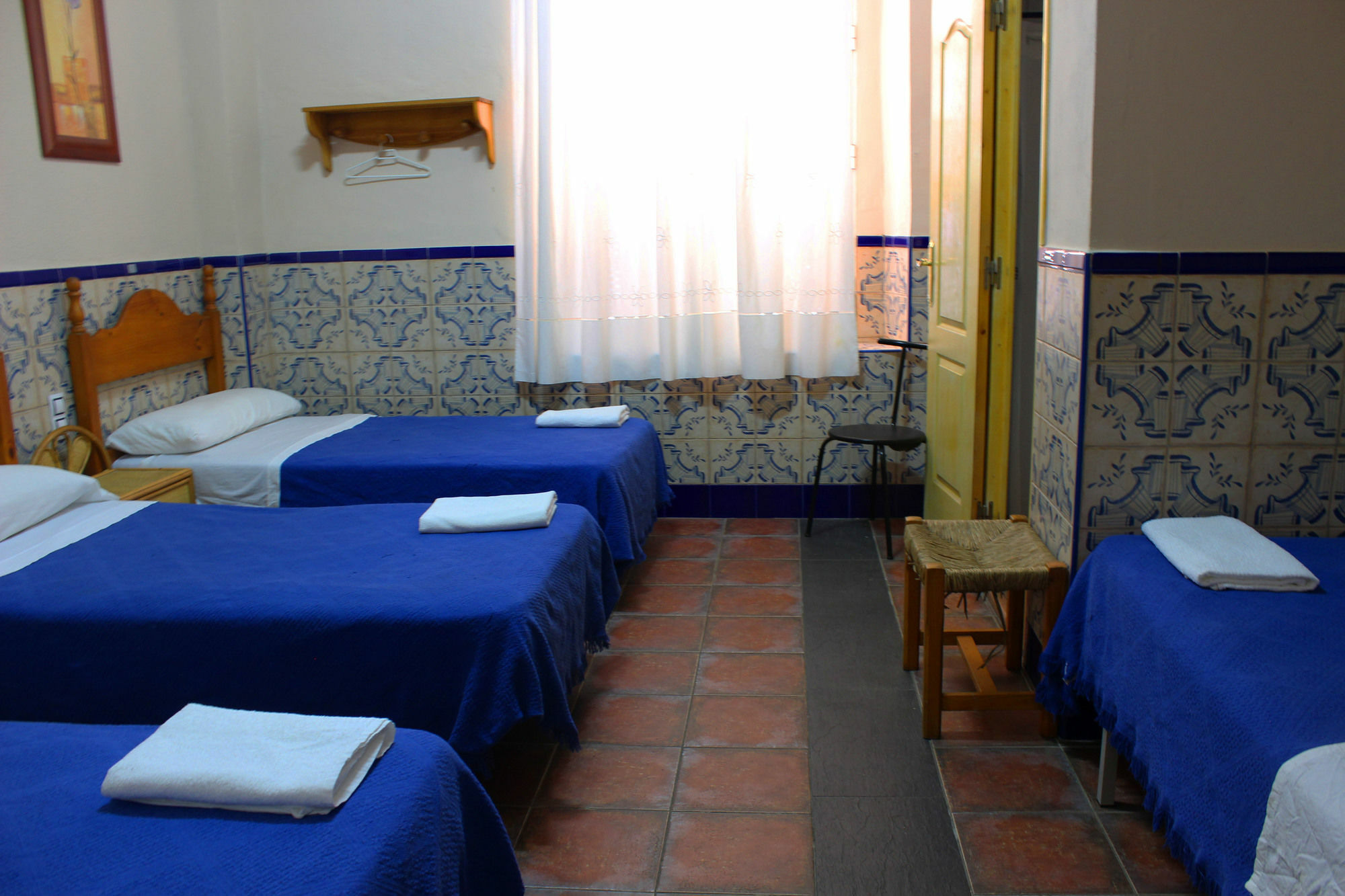 Pension Lisdos Seville Exterior photo