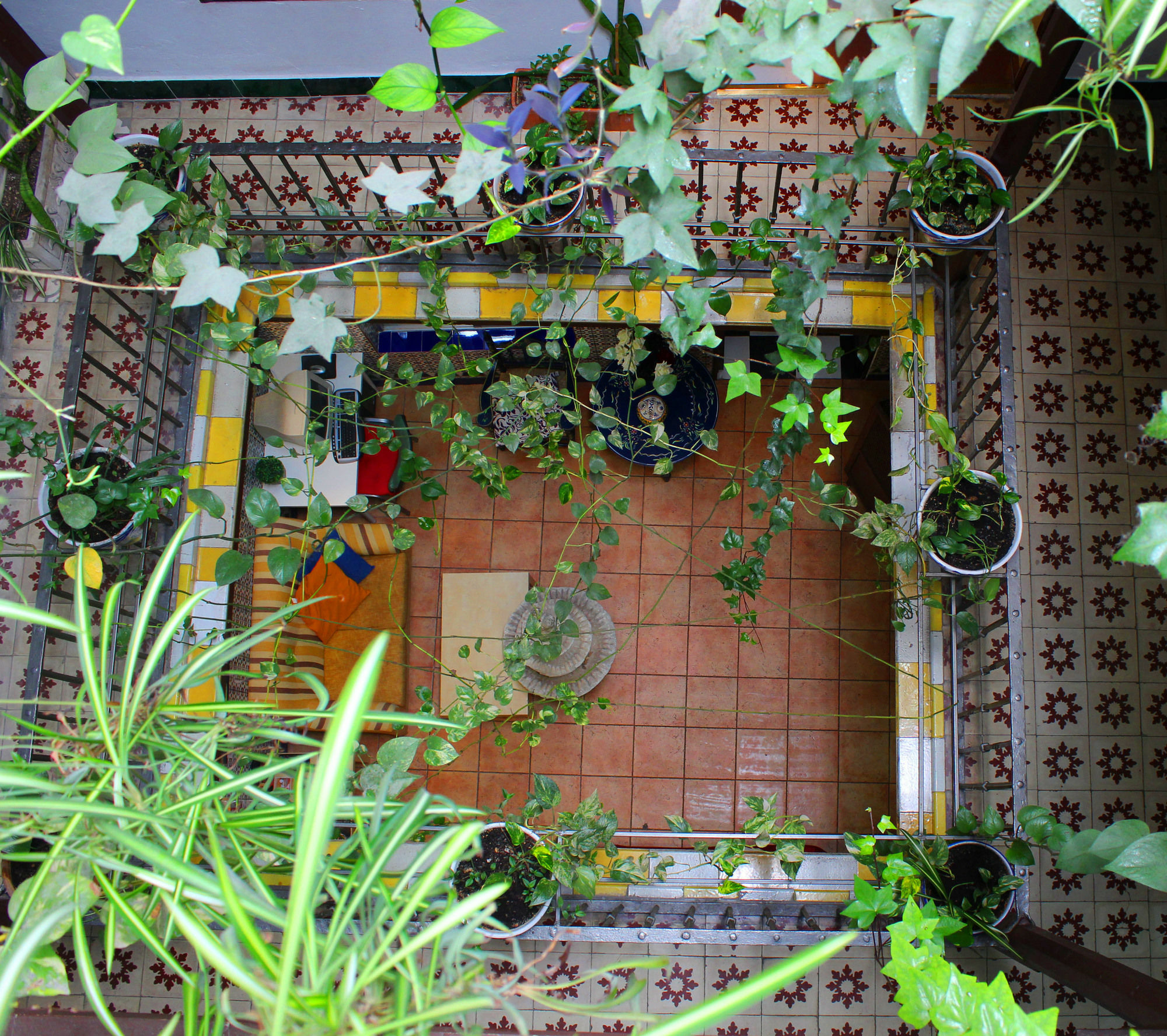 Pension Lisdos Seville Exterior photo
